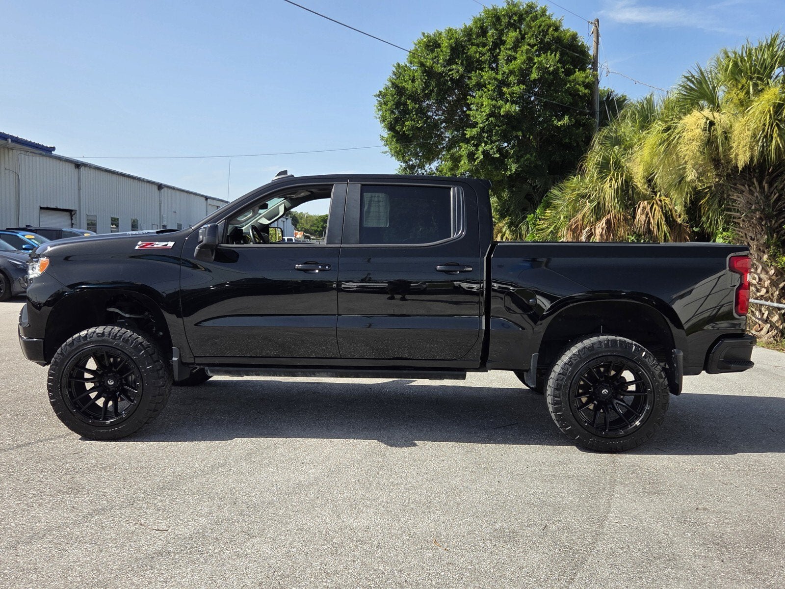 chevrolet silverado 1500 2023 3GCUDEE85PG306540 image